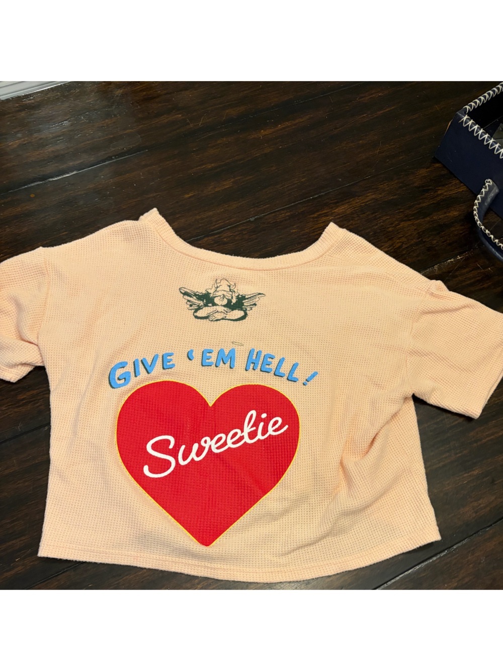 Boys Lie coral Dump Day Give ‘em Hell crop top womens size small